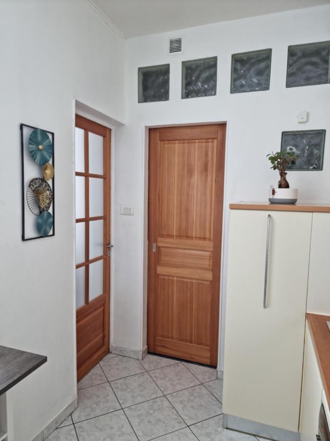 Apartamento La Caisserie Vieux-Port / Une Chambre Et Balcon Marsella Exterior foto